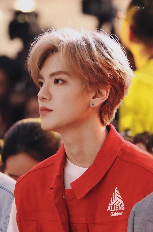 今日娱乐爆料毕雯珺,揭秘明星背后的故事