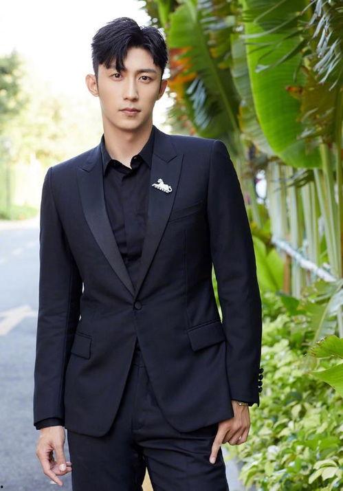 圈内爆料邓伦黄景瑜,揭秘娱乐圈的神秘友情