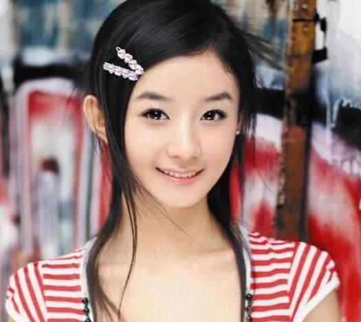 娱乐吃瓜君女星女朋友,揭秘女星神秘女友，恋情曝光引热议