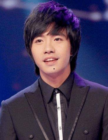 吃瓜星娱乐削腮男歌手